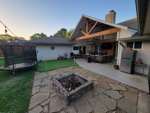 Building Photo - 12403 Tottenham Dr