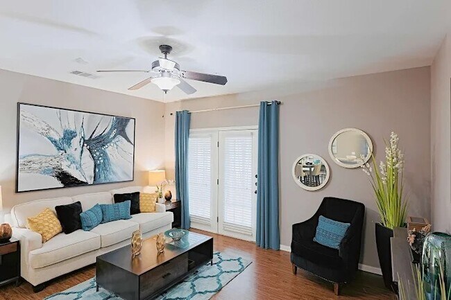 Foto del edificio - 3223 Spring Cypress Rd