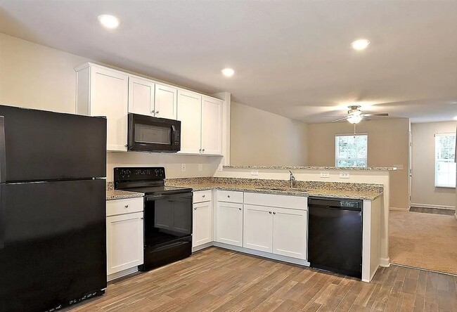 Building Photo - Newer Townhome for Lease