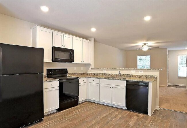 Foto del edificio - Newer Townhome for Lease