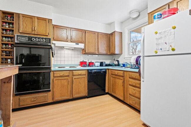 Photo - 3535 Marlbrough Way House