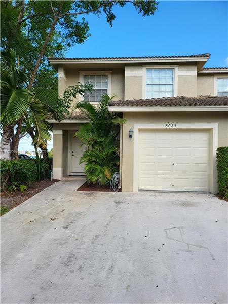 Primary Photo - 8623 N Southgate Shores Cir