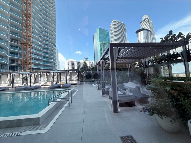 Foto del edificio - 77 SE 5th St