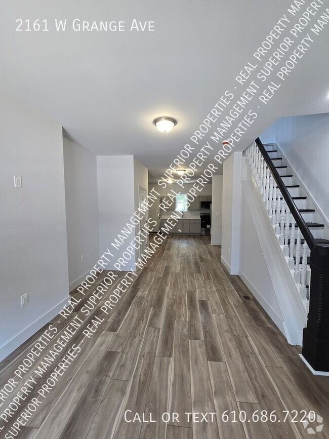 Building Photo - 2161 W Grange Ave