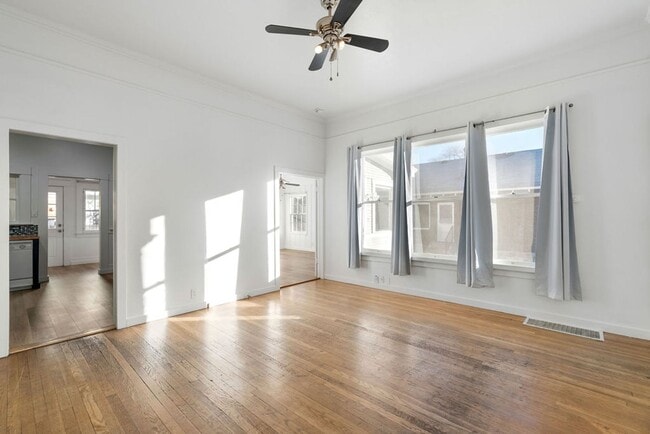 Building Photo - 331 Roberts St