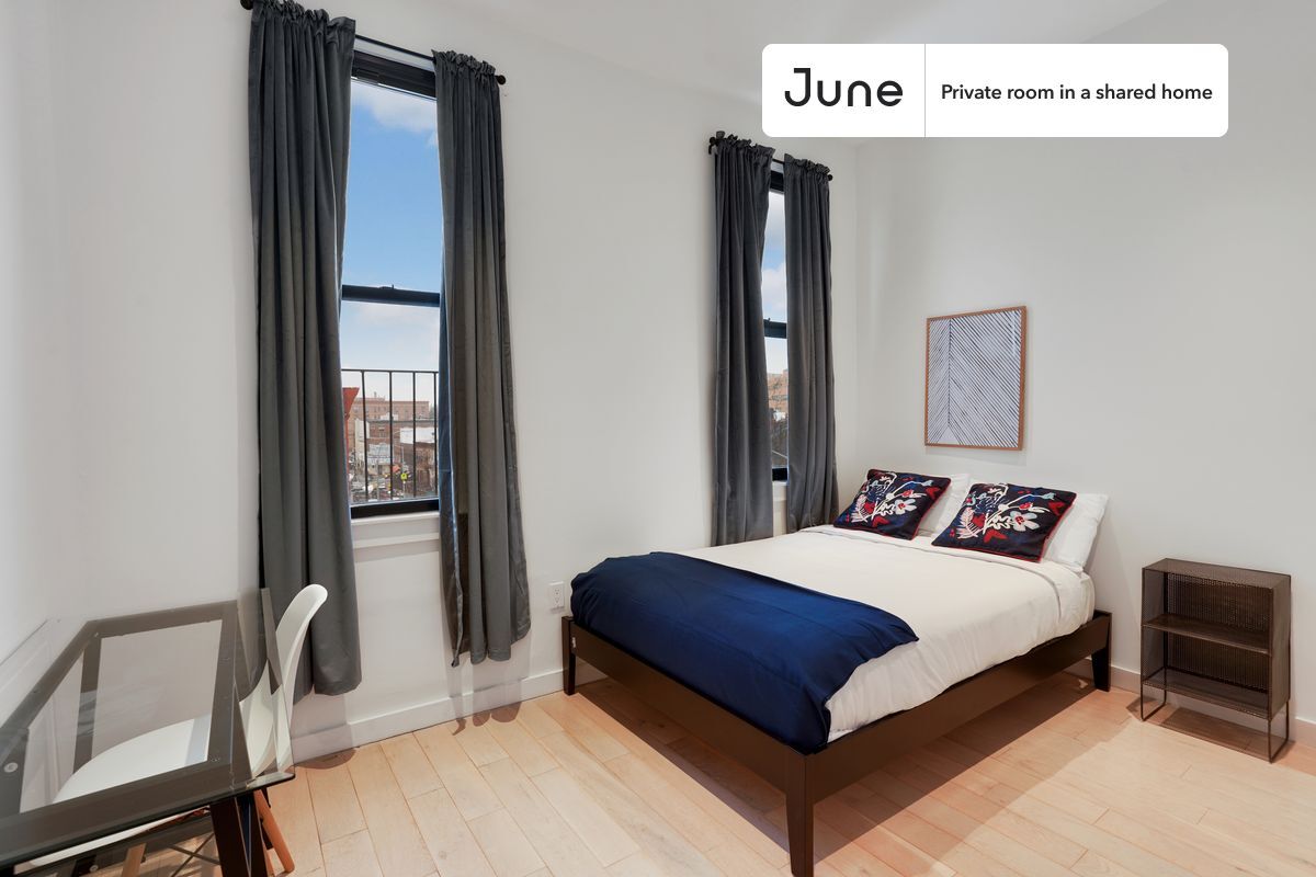 Primary Photo - Private bedroom in 5 bed/3 bath Home