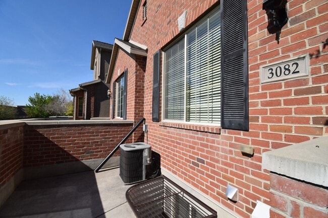 Photo - Modern 4 bed Home in Prime West Valley Location!!