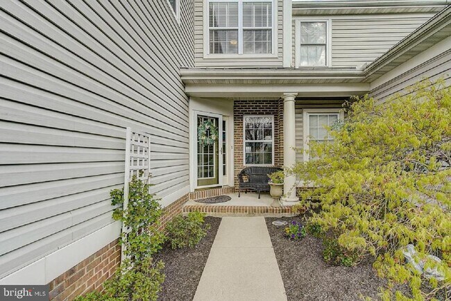 Building Photo - 406 Oak Hill Ln