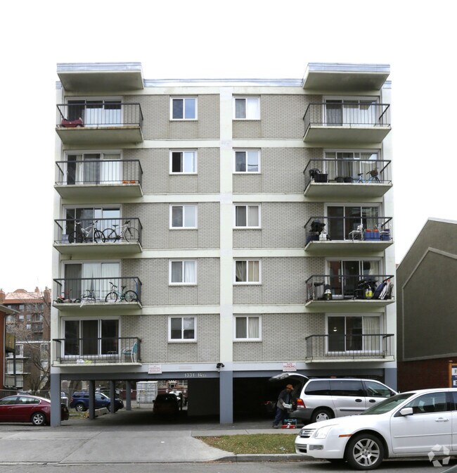 Building Photo - Brenton Manor