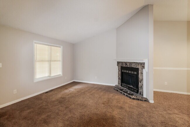 Foto del edificio - 481 Village Square Ct