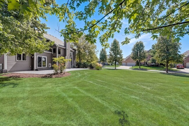 Building Photo - 788 Waterside Dr