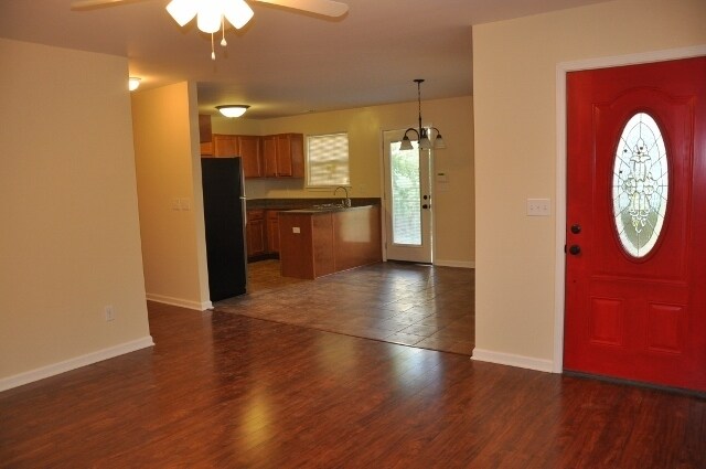 Foto del edificio - 627 Addison Ave