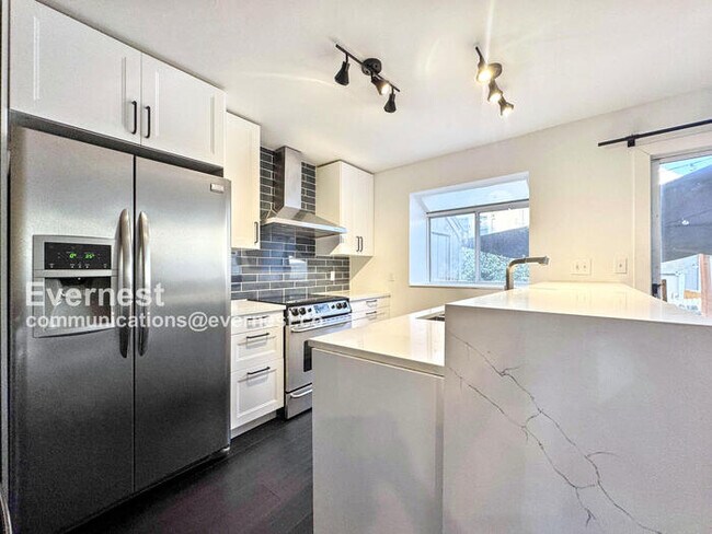 Foto del edificio - 9694 W Chatfield Ave