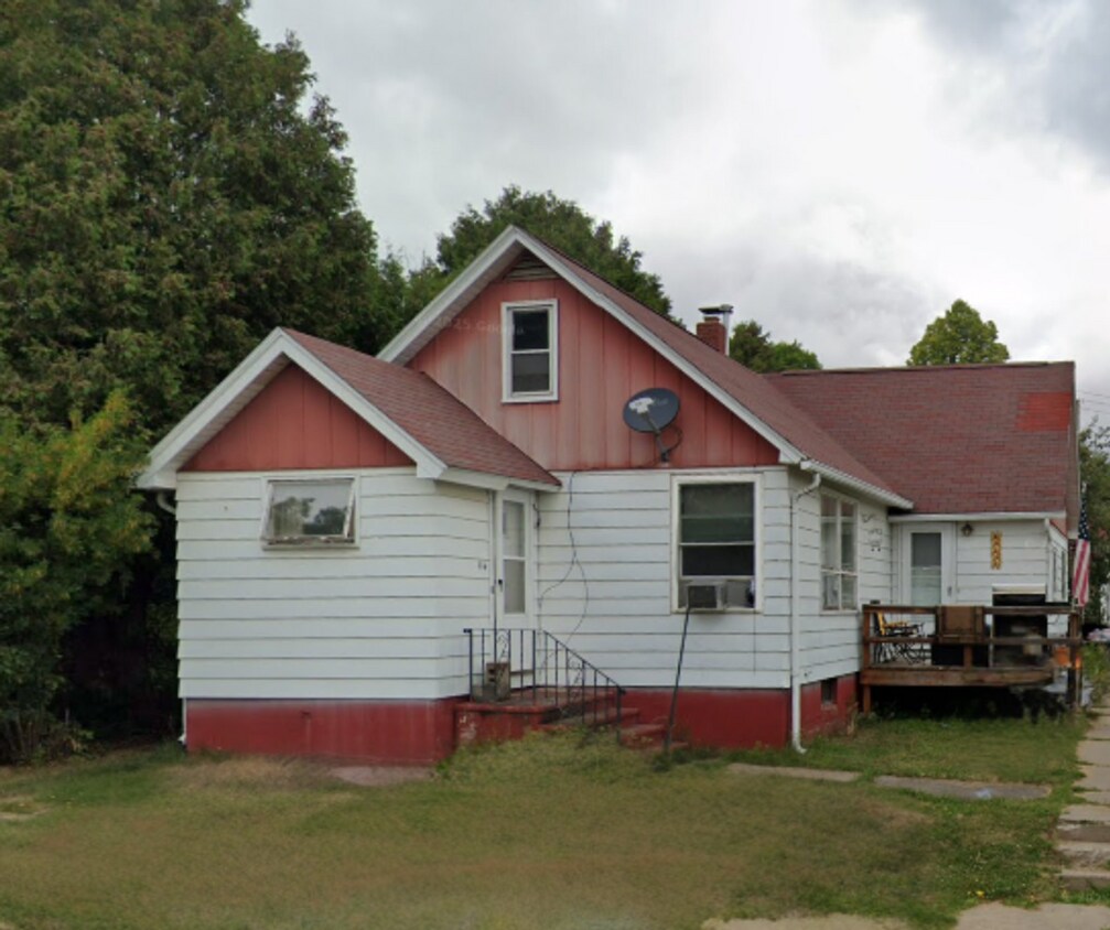 Foto principal - 114 Louisiana Ave W