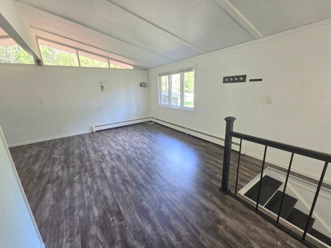 Building Photo - 4609 Stettin Dr