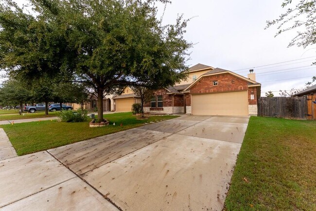 Building Photo - 448 Bottle Brush Dr