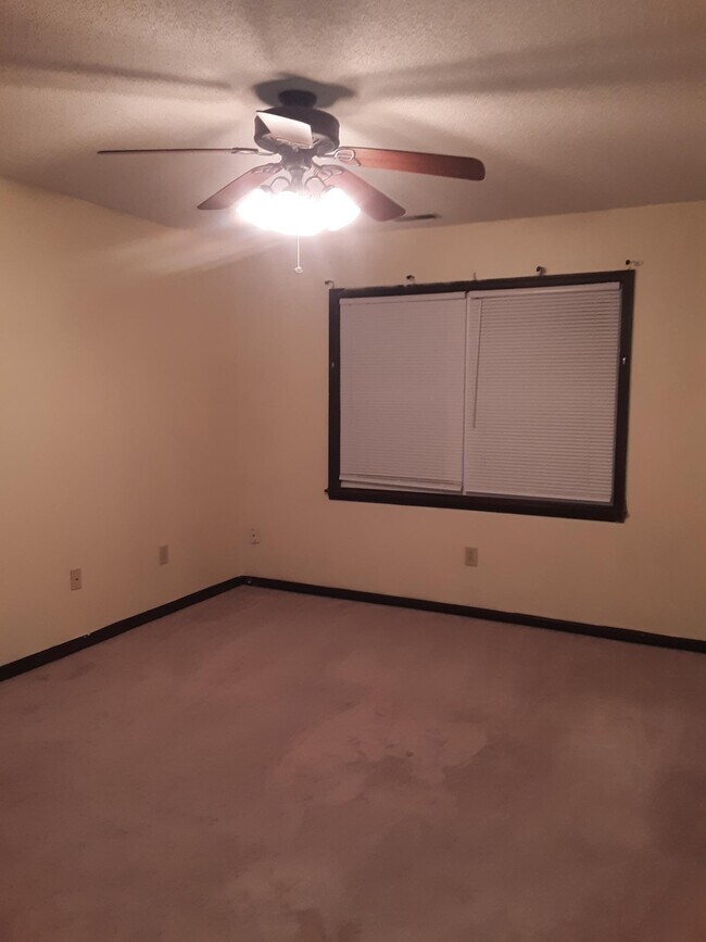 Foto del edificio - 1179 Blue Creek Rd