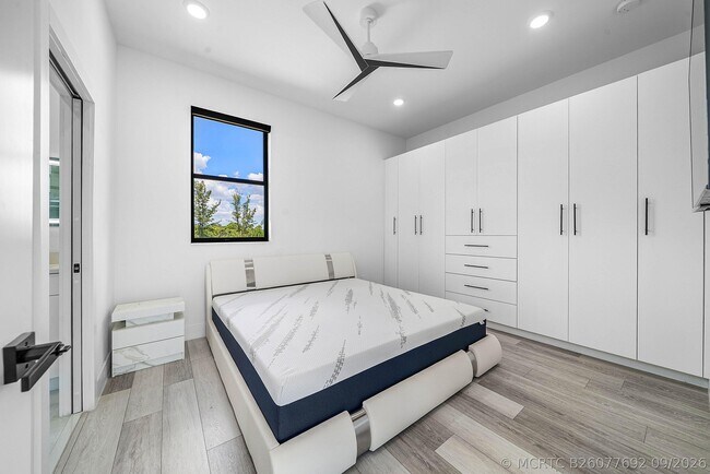 Foto del edificio - 641 Marshall Rd