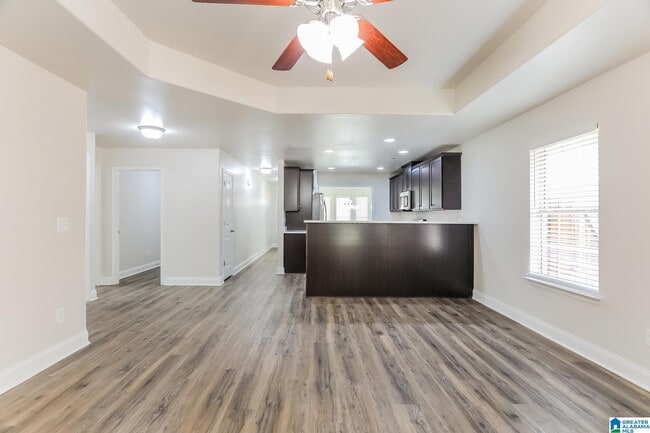 Foto del edificio - 1055 Clover Ave