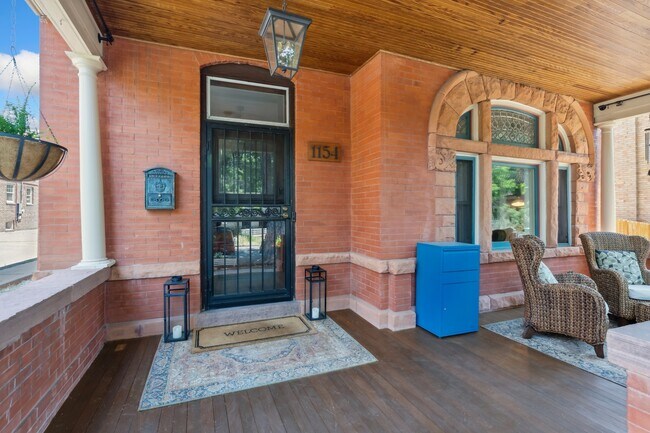 Foto del edificio - 1154 N Clarkson St
