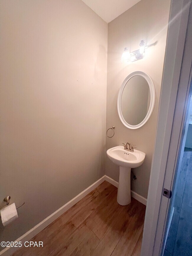 Building Photo - 2411 Causeway Manor Ct
