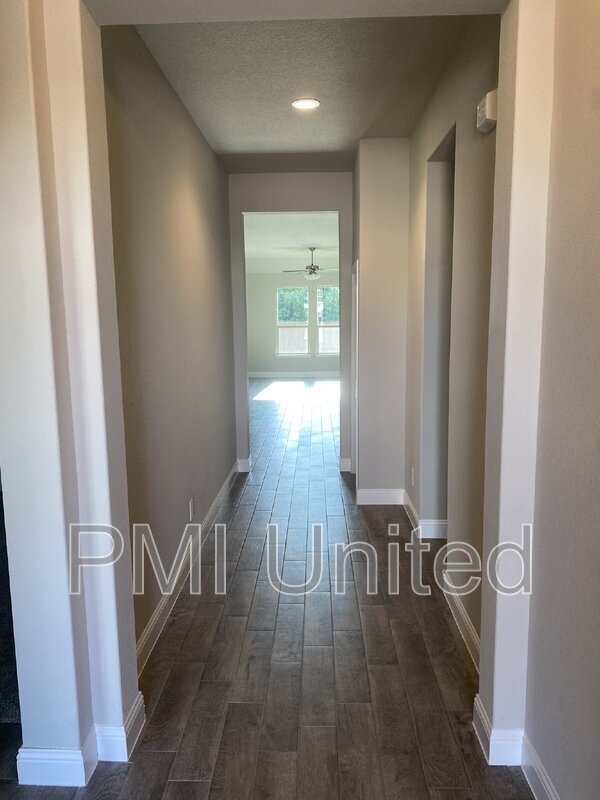 Foto del edificio - 11525 Nicholson Ln