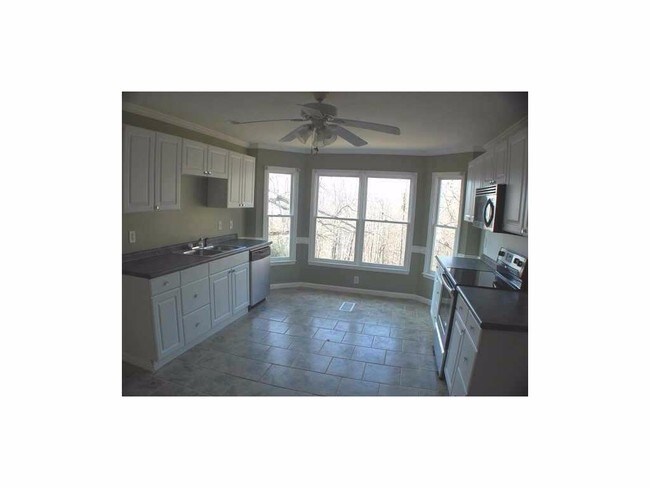 Foto del edificio - 735 Ridge Rd