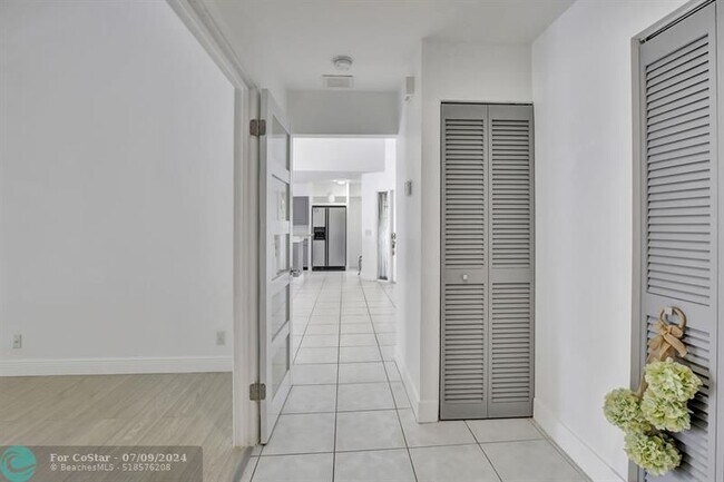 Building Photo - 9341 Chelsea Dr N