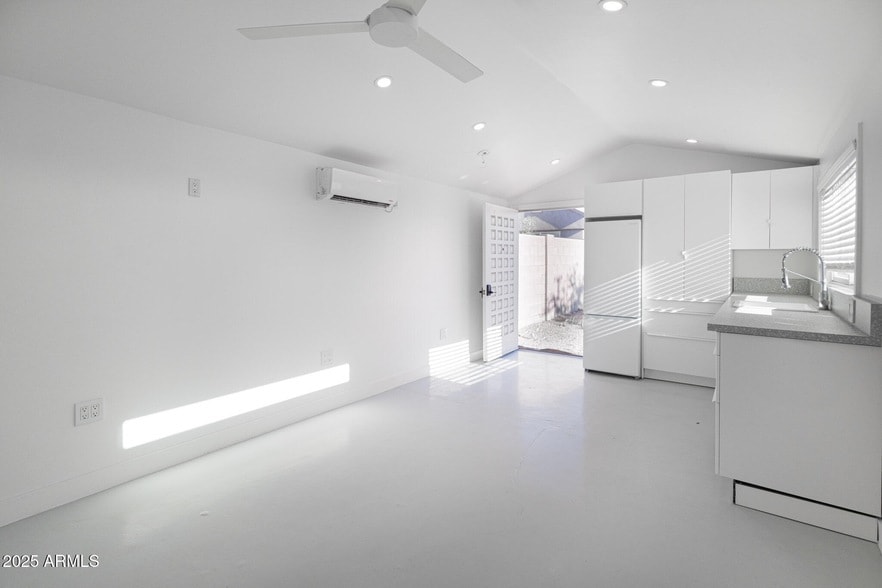 Photo - 1950 W Palm Lane Unit A