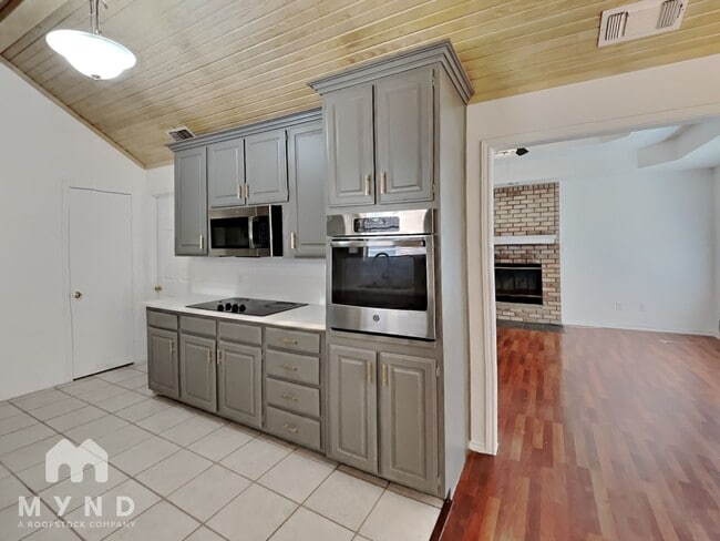 Foto del edificio - 1953 Kings Canyon Cir