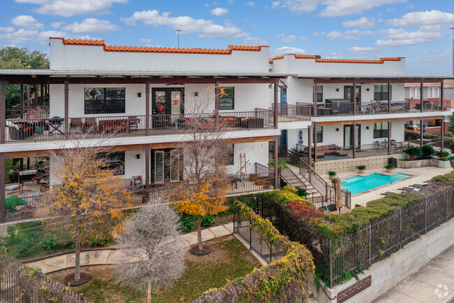 Foto del edificio - Casa Blanca Lofts