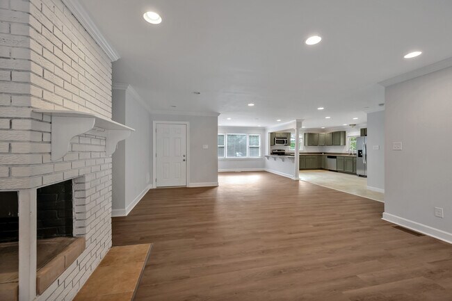 Building Photo - 4600 Windy Knoll Rd