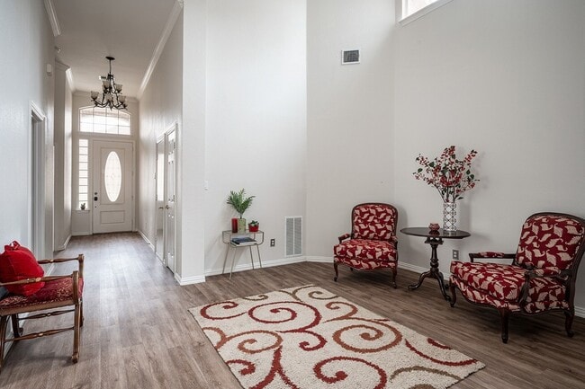 Photo - 7712 Lakecrest Cir House