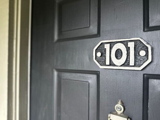 Foto del edificio - 2BD/2BA First Floor Condo with Private Patio!