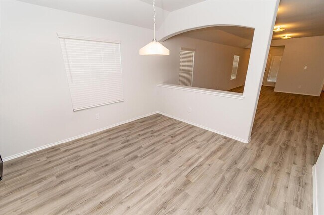 Building Photo - 2542 Grayling Dr