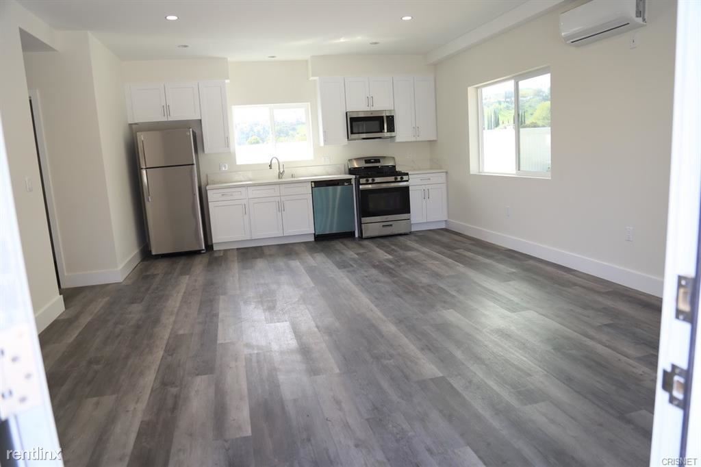 2 br, 1.5 bath Townhome 24264 Highlander... Townhome Rentals in Los Angeles CA