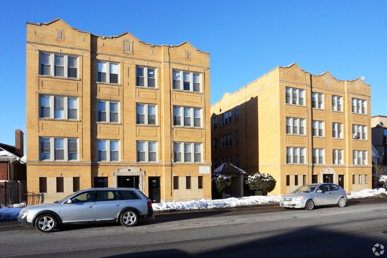 Primary Photo - 4730 W Addison St