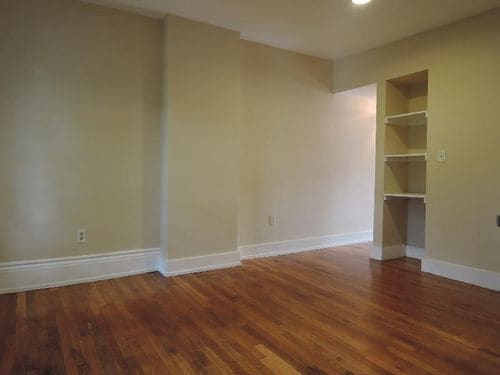 Building Photo - 31 Dell Ave