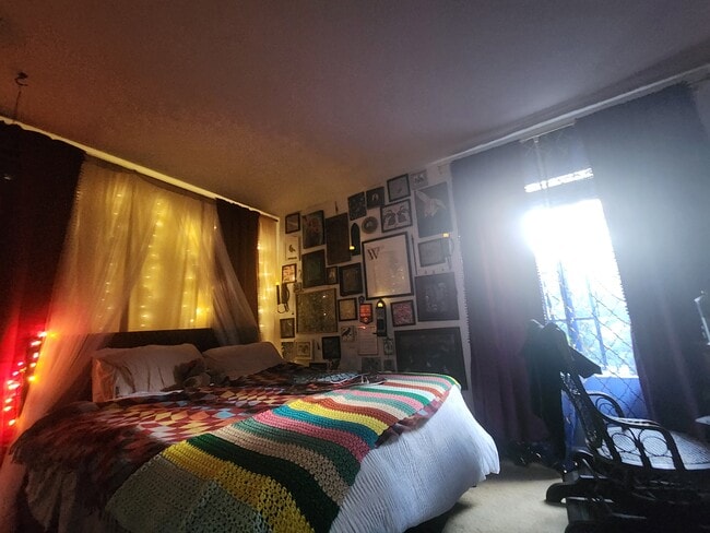 Room is no longer furnished. Now empty - 12291 Carmel Vista Rd
