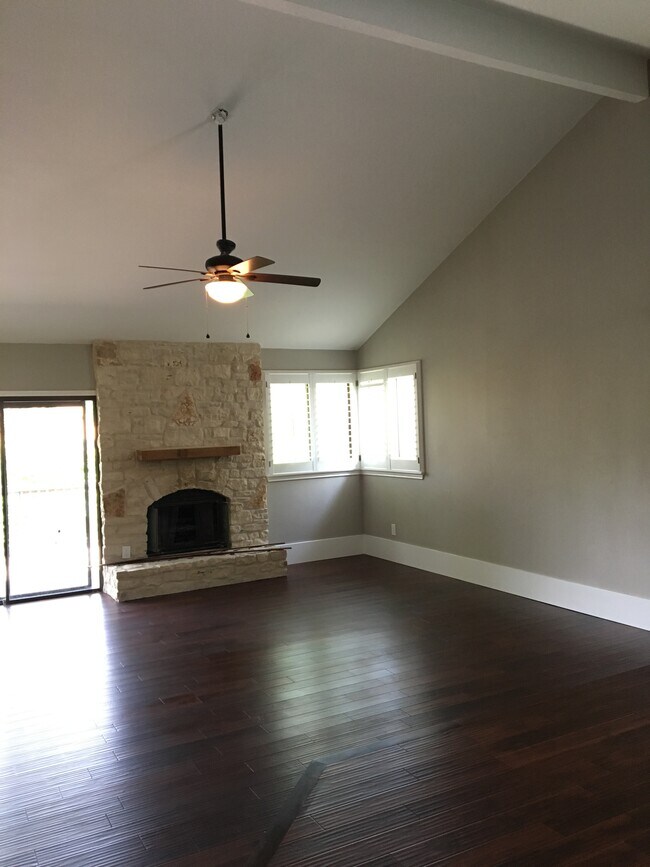 Foto del edificio - 7806 Doncaster Dr