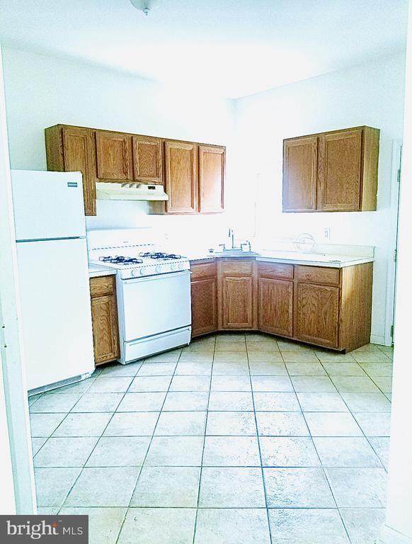 Building Photo - 805 Brooks Ln