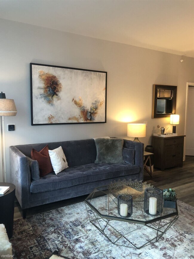 Building Photo - 1 br, 1 bath  - 420 W Huron St Apt 1504