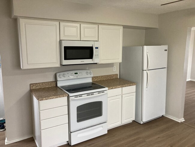 Foto del edificio - 8340 Park Dr