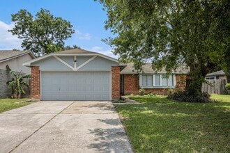 Building Photo - 9418 Spiralwood Ln