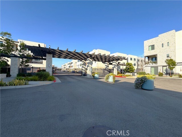 Building Photo - 2127 Marine Walk