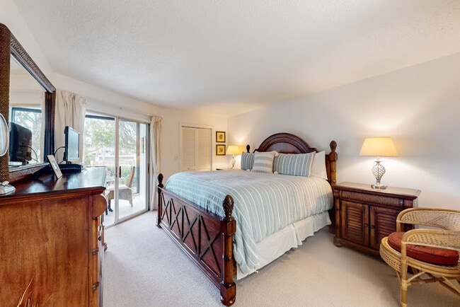 Building Photo - 6400 Flotilla Dr