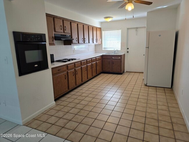 Foto del edificio - 95 Lucas Rd