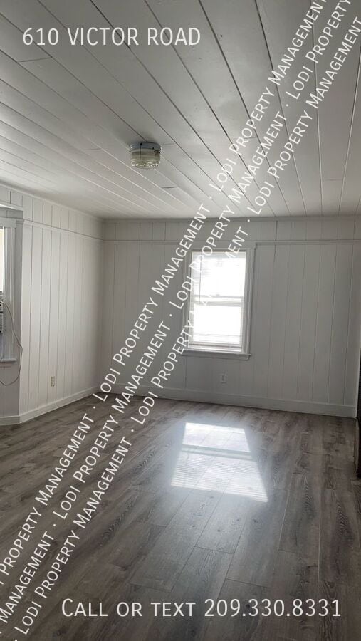 Foto del edificio - 610 E Victor Rd