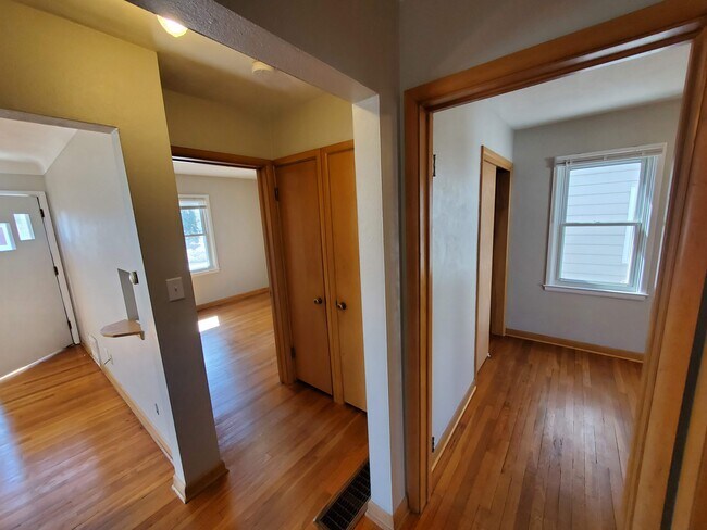 Foto del edificio - 620 40th St NE