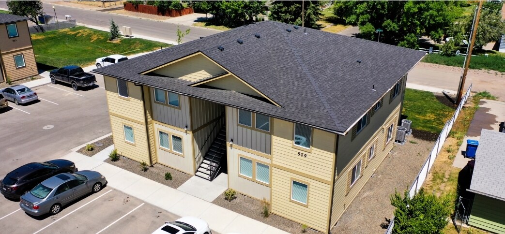 Primary Photo - Mallard Campus Home/Office Apartments